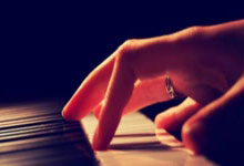 开云体育登录-尼日利亚男篮震撼出击！血洗西班牙国王队，西蒙斯爆发天神技艺