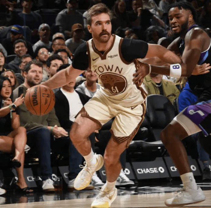 包含爵士队主力球员海沃德受伤将缺席数周的词条