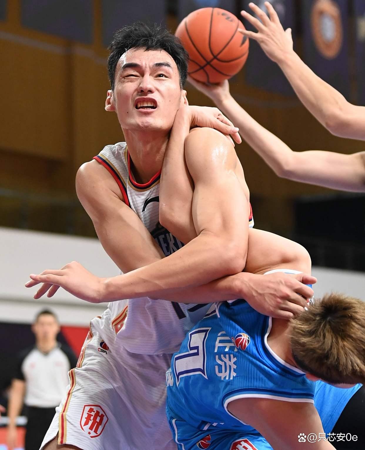 开云体育登录-包含外援强势崛起，霸气篮球表现让对手望尘莫及的词条