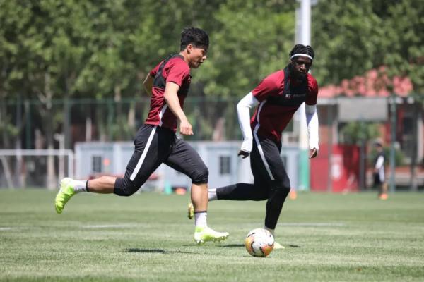 开云官网-包含河北华夏幸福备战与中亚球队的比拼的词条